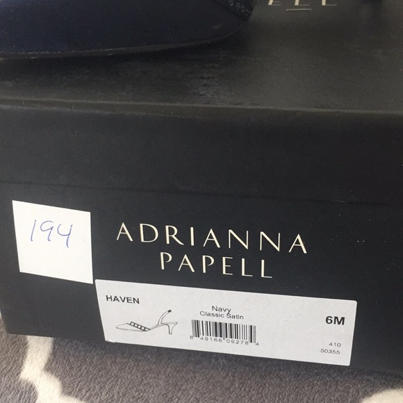 Adrianna Papell Haven Navy Satin pump in size 6 - Picture 7 of 8